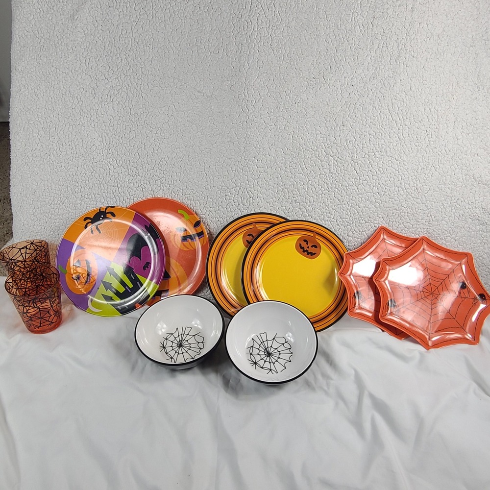 Halloween Melamine Dinnerware Set 10pc Spider Web Pumpkin Plates Bowls Tumblers